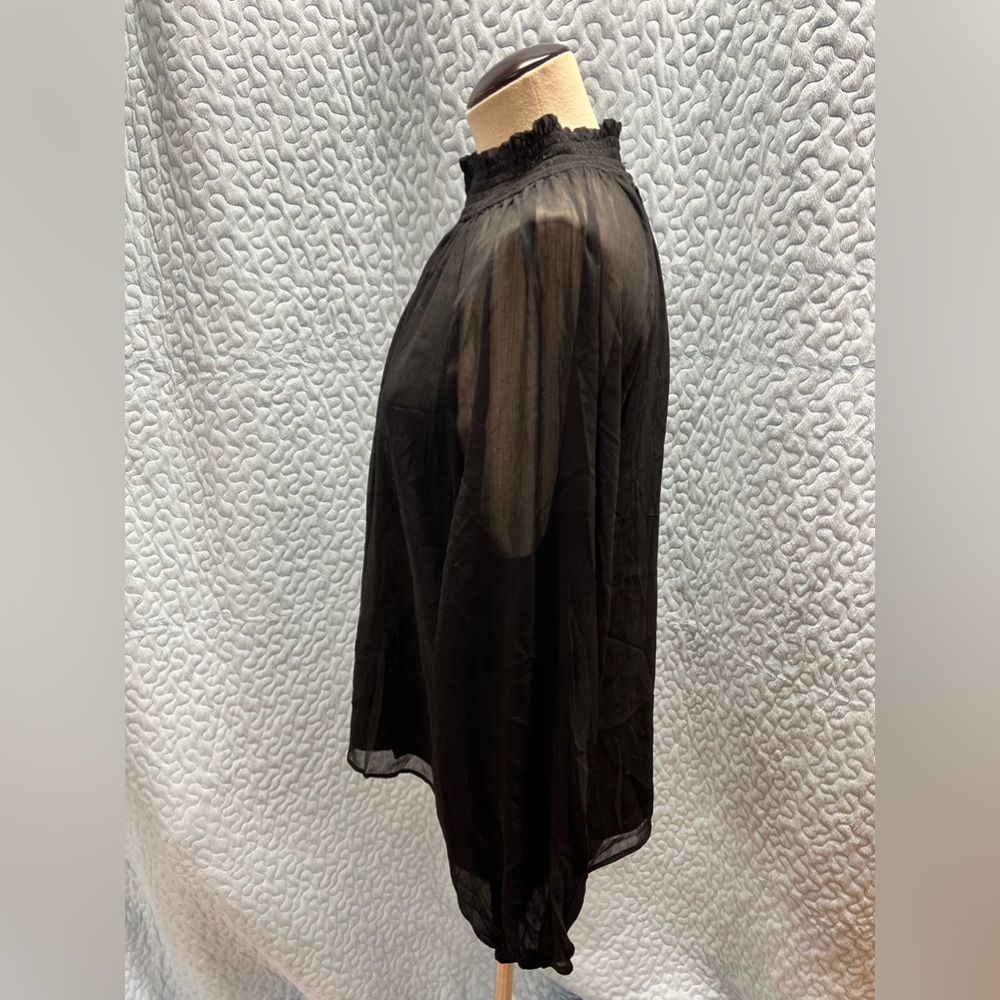 Long sleeve smocked top - Picture 2 of 10